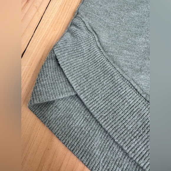 Athleta Mindset Tulip Edge Side Hem Soft Crew Neck Sweater in Olive Green Small - Picture 5 of 9